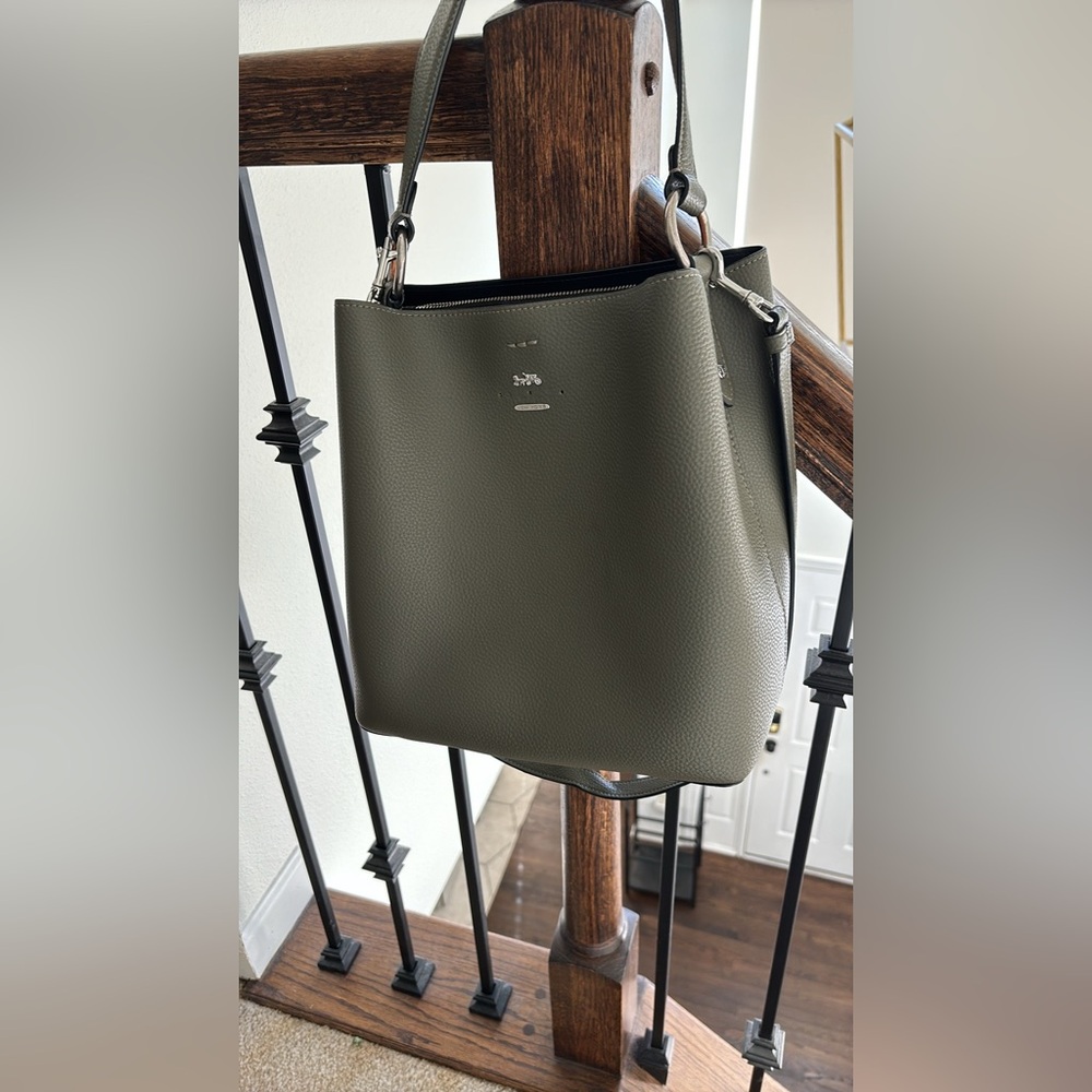 Coach Stylish Olive Green Leather Tote Bag
